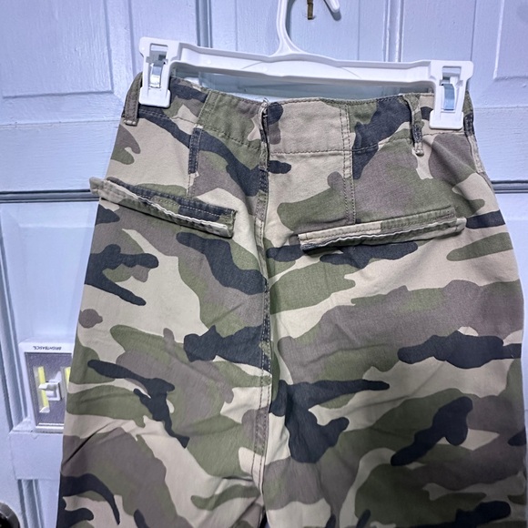 Divided - Picture 9 of 11